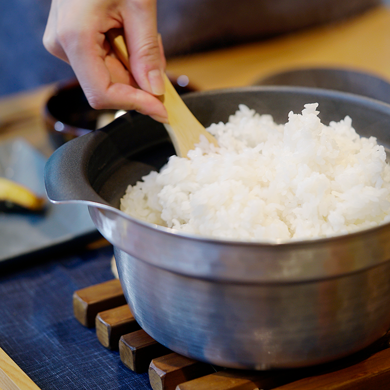 フタがガラスのIH対応ご飯釜雪平｜耐熱ガラスのHARIO（ハリオ）